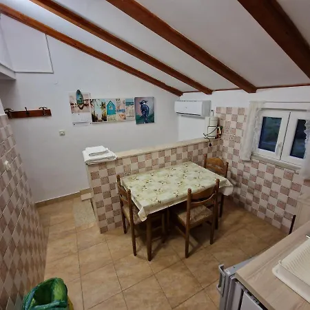 Apartment Bonifacic Nerezine